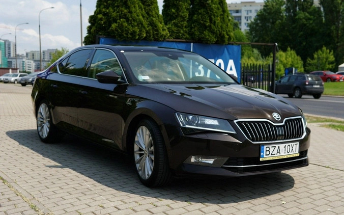 Skoda Superb cena 79900 przebieg: 174000, rok produkcji 2016 z Ryki małe 191